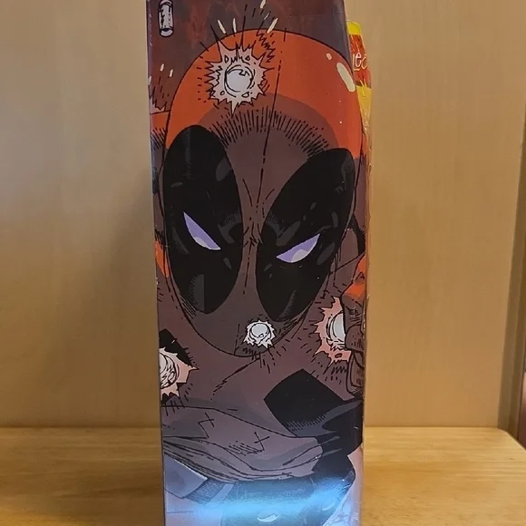 Marvel Select Deadpool Collectible Action Figure - Picture 4 of 5